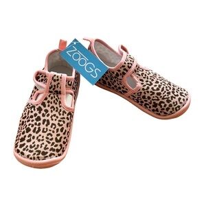NWT ZOOGS Water Shoes